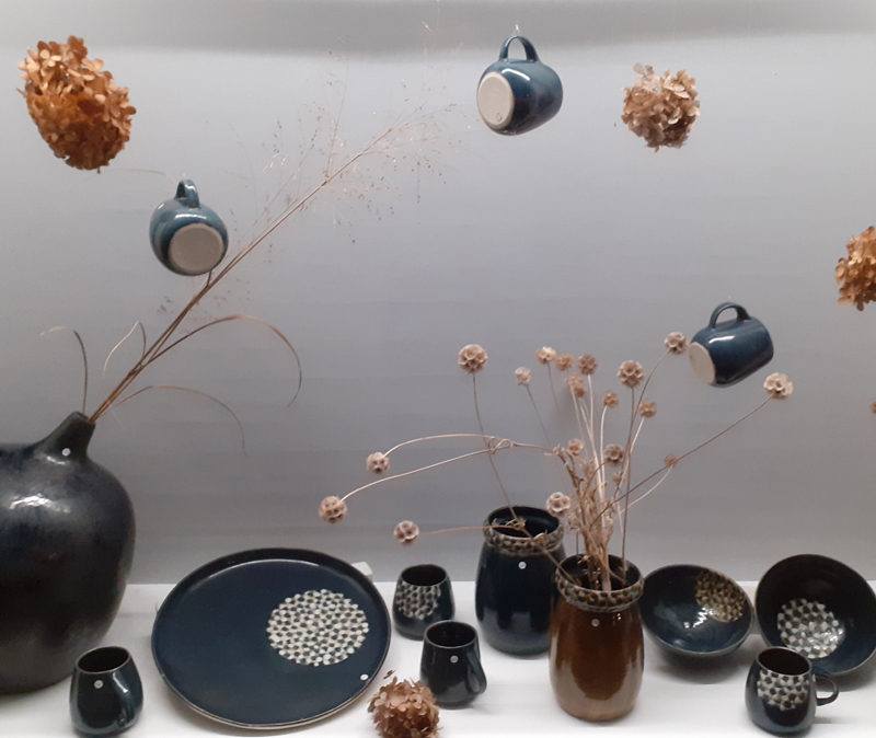 Poteries de saison, Séné, céramique, Vannes, Morbihan, Bretagne, stages, cours, vases, théières, vaisselle, beurriers, sculpture