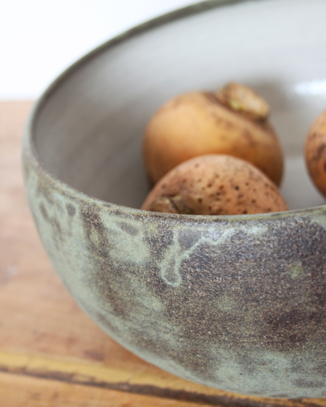 Poteries de saison, Séné, céramique, Vannes, Morbihan, Bretagne, stages, cours, vases, théières, vaisselle, beurriers, sculpture