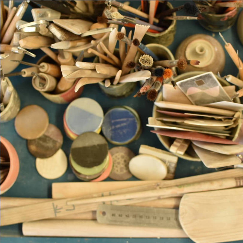 Poteries de saison, Séné, céramique, Vannes, Morbihan, Bretagne, stages, cours, vases, sculpture, vaisselle, artisanat d'art