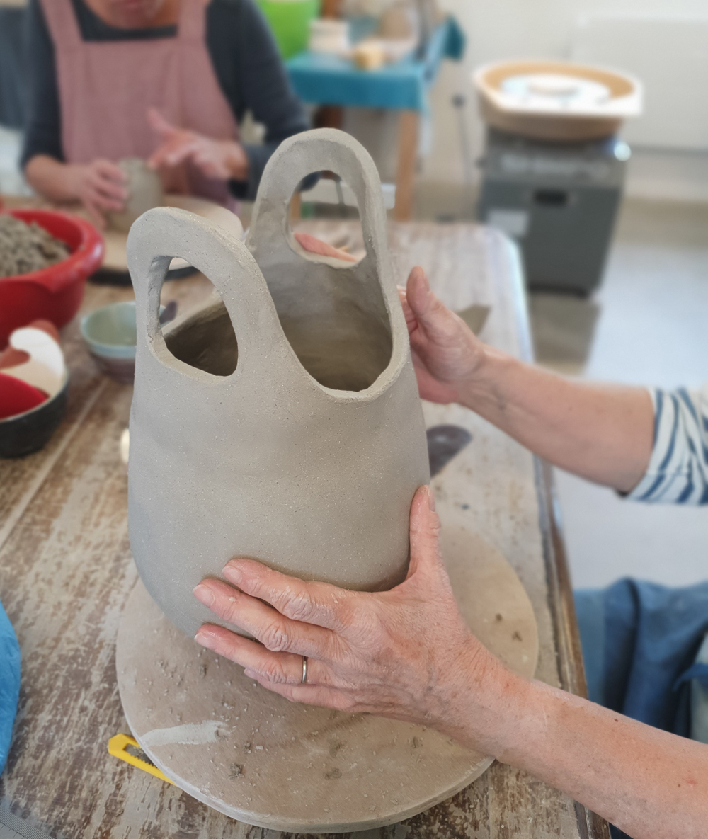 Poteries de saison, Séné, céramique, Vannes, Morbihan, Bretagne, stages, cours, vases, sculpture, colombin