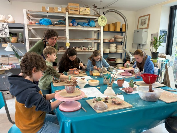 cours, stages, atelier, Poteries de saison, Séné, céramique, Vannes, Morbihan, Bretagne, pottery, ceramics, enfants